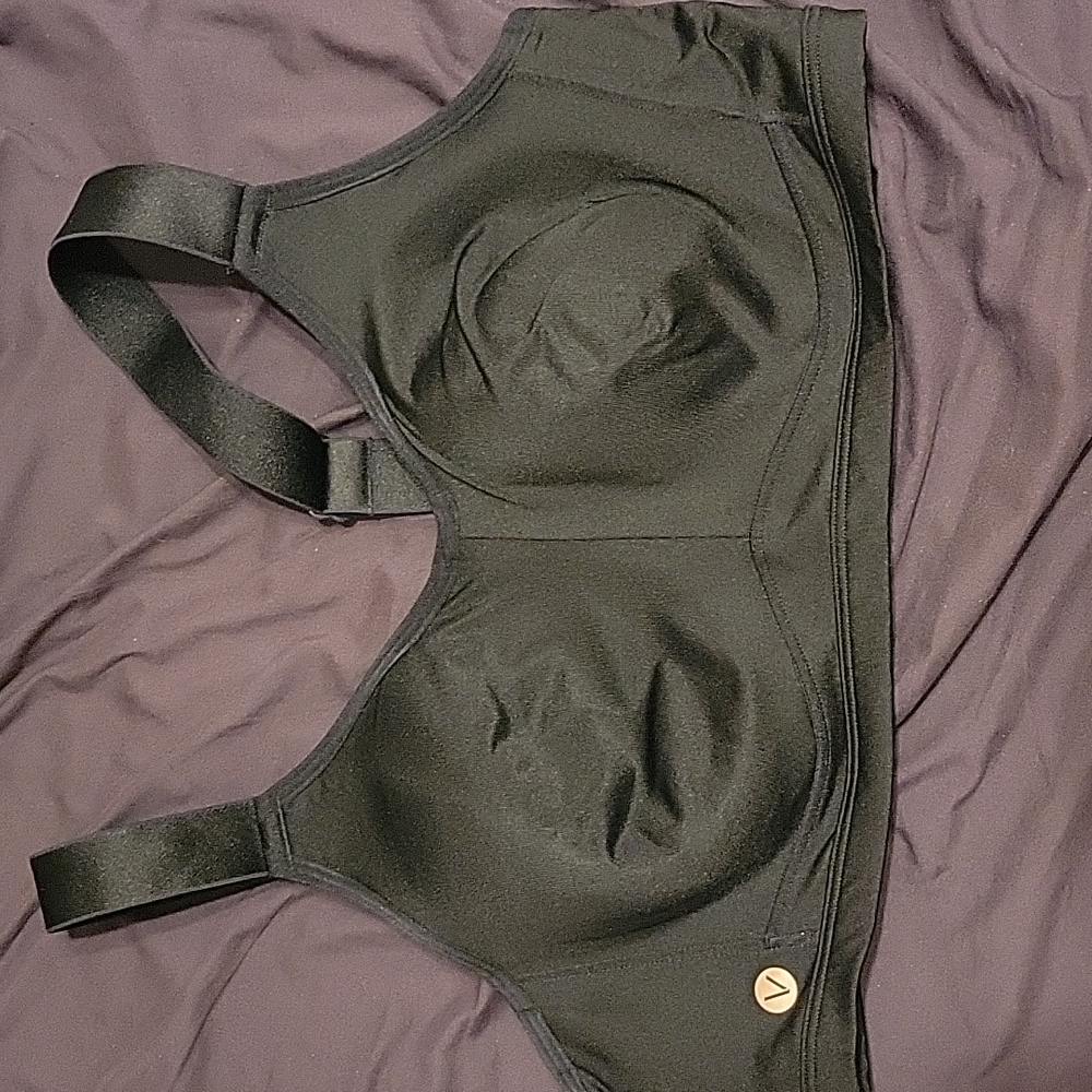 Livi Sports bra with underwire